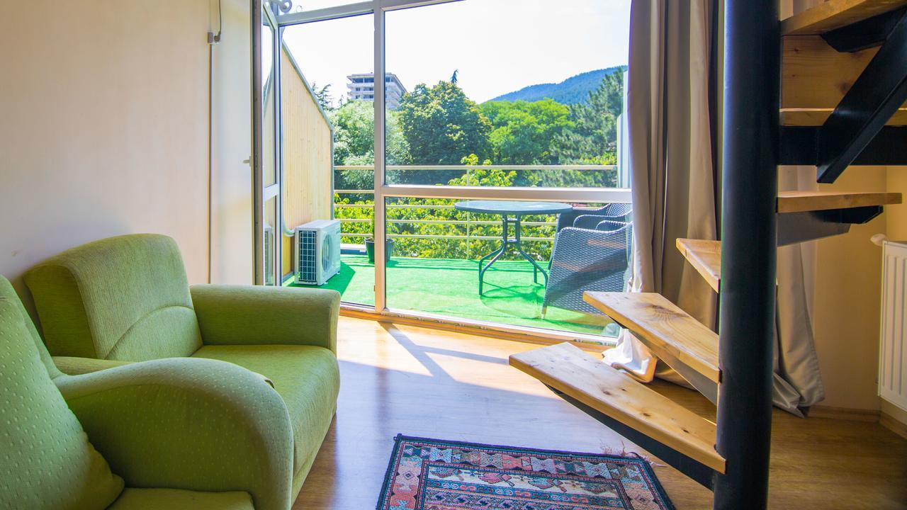 Hotel Borjomi Aisi Bagian luar foto