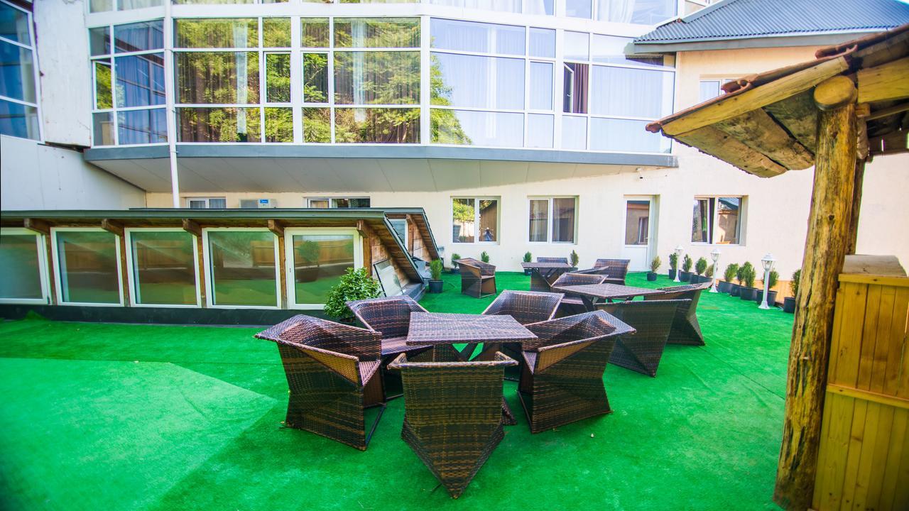 Hotel Borjomi Aisi Bagian luar foto