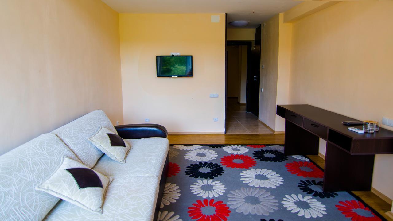 Hotel Borjomi Aisi Bagian luar foto