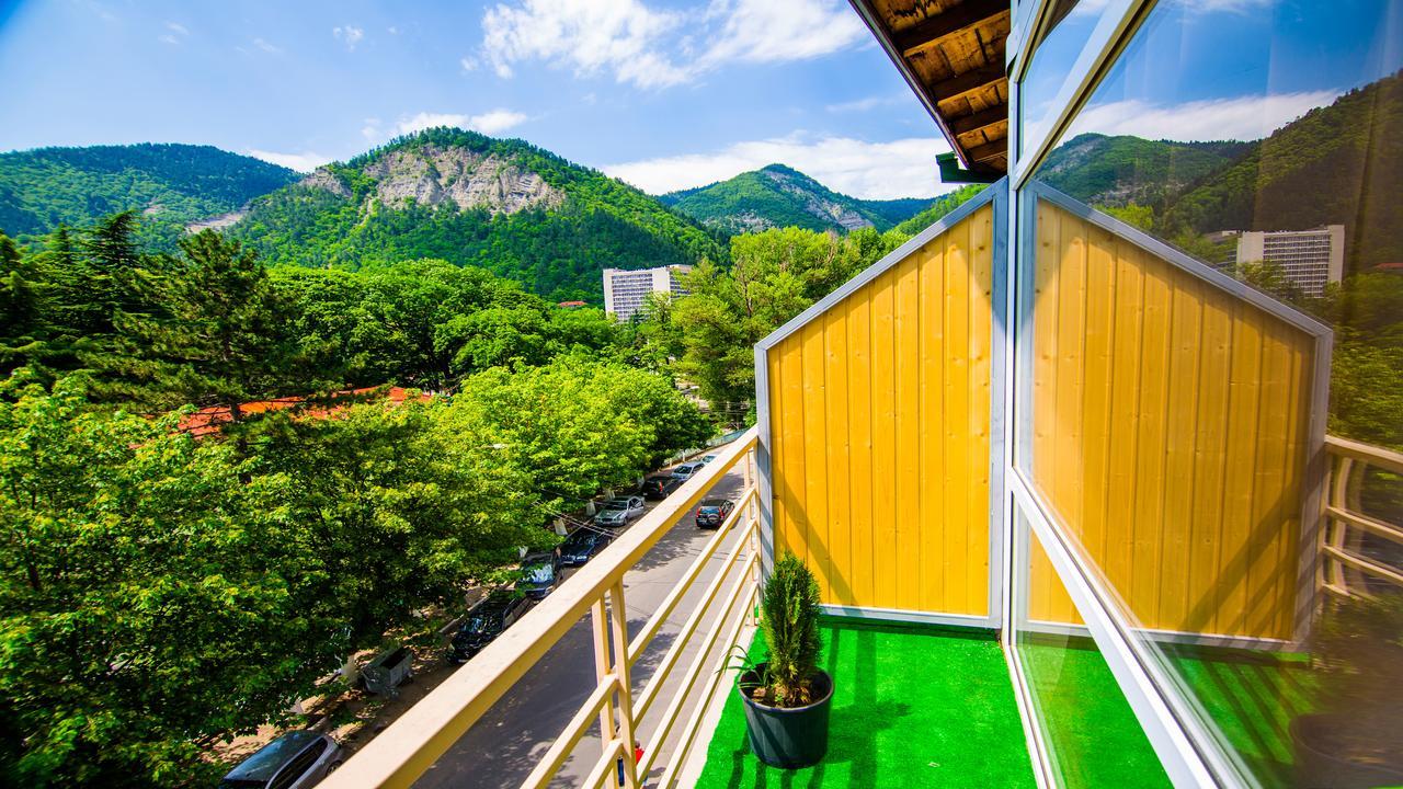 Hotel Borjomi Aisi Bagian luar foto