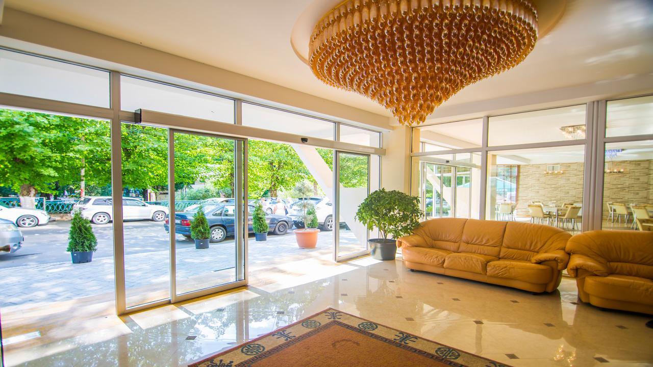 Hotel Borjomi Aisi Bagian luar foto