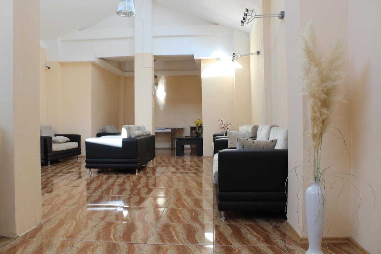 Hotel Borjomi Aisi Bagian luar foto