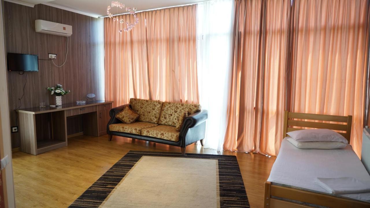 Hotel Borjomi Aisi Bagian luar foto